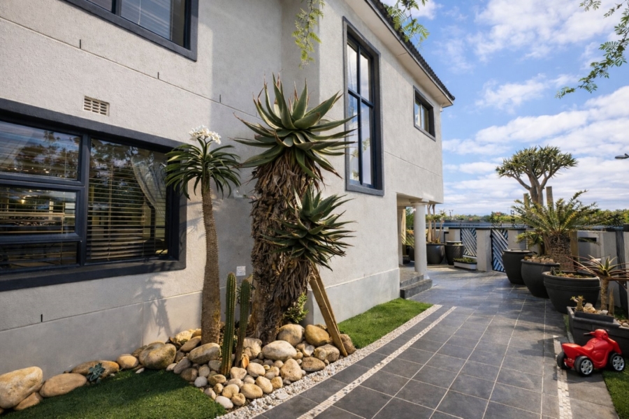 1 Bedroom Property for Sale in Flamingo Vlei Western Cape